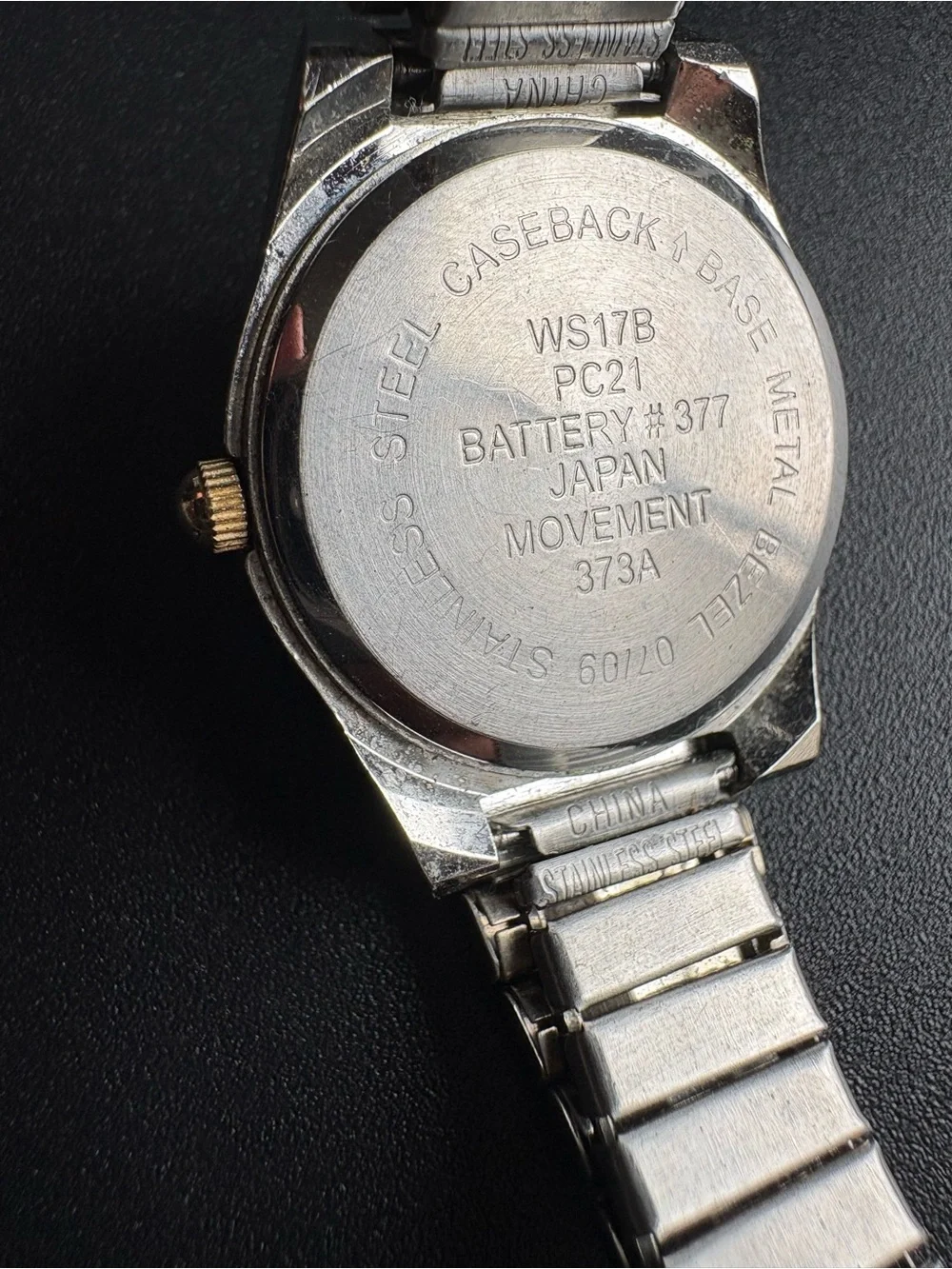 Two-Tone Quartz Wristwatch -‎ Gold & Silver